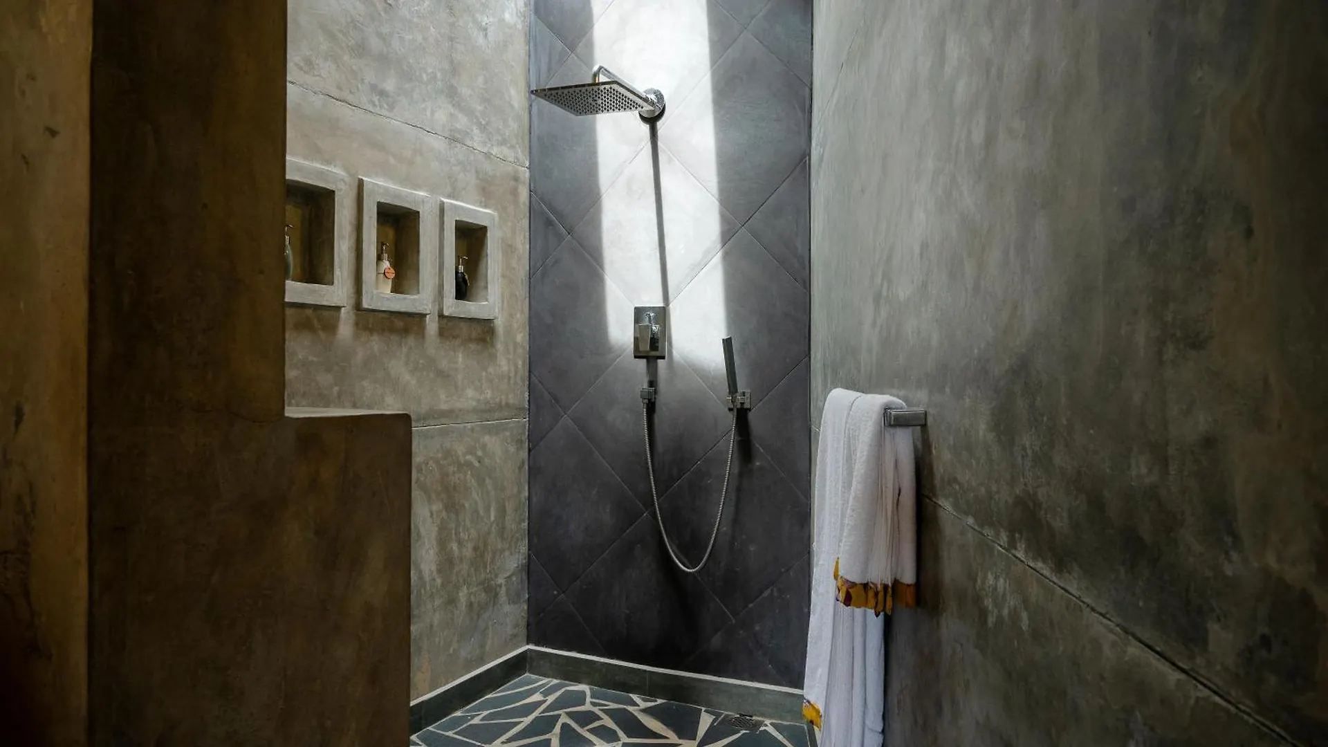 Hotel Aathma Colombo House 4*,